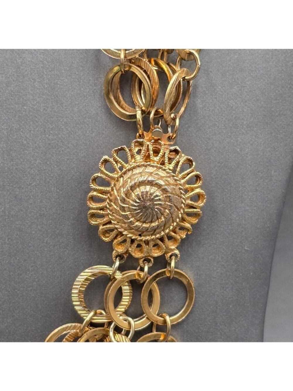 Vintage Multi Strand Circle Link Necklace 18" Heavy Gold Tone Statement Piece - Picture 5 of 12